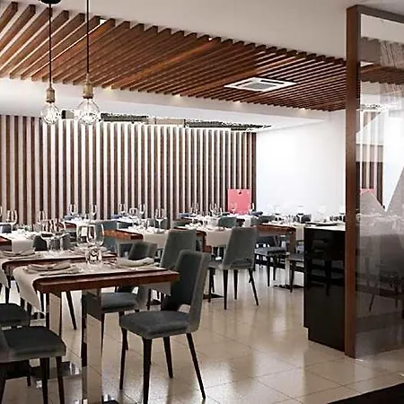4 Estacoes Otel