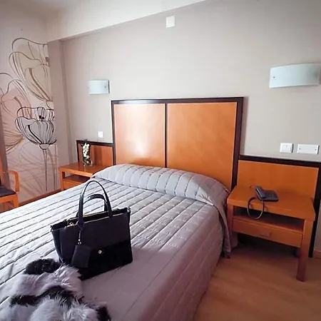 Otel 4 Estacoes 3*