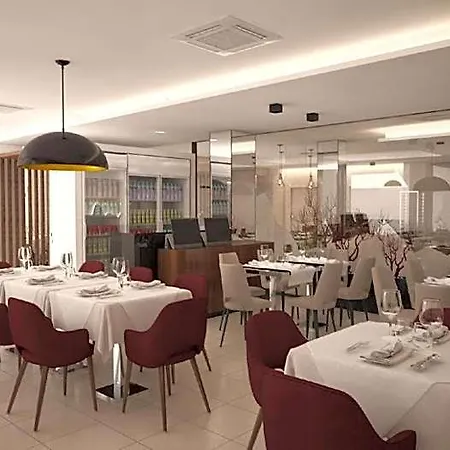 4 Estacoes Otel