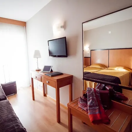 Hotel 4 Estações 3*