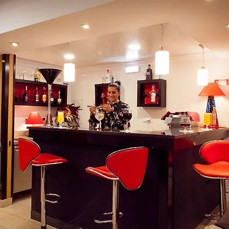 4 Estações Hotel 3*