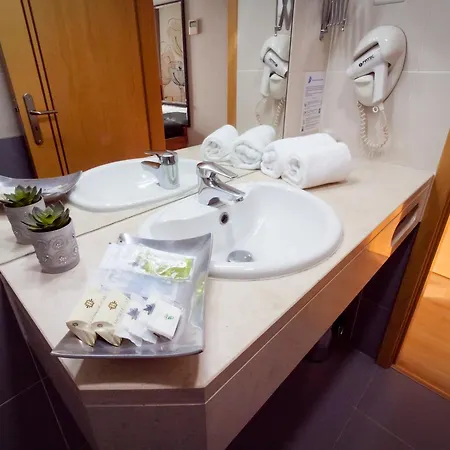 4 Estações Hotel 3*