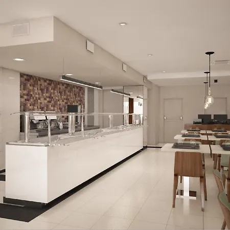 Hotel 4 Estações 3*