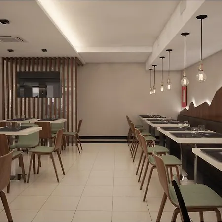 Hotel 4 Estações 3*