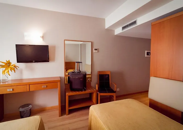 4 Estacoes Отель Фатима